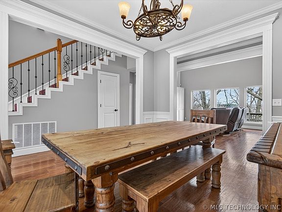 5th image of 618 Kenwood Dr
