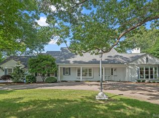 662 Bennington Dr, Bloomfield Hills, MI 48304