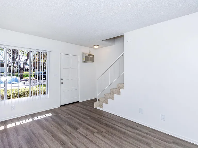 Buena La Vista Apartment Homes — Photo 48