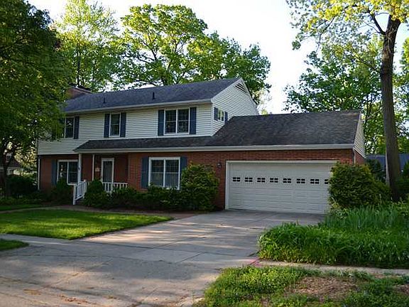 2nd image of 511 E Wildwood Dr