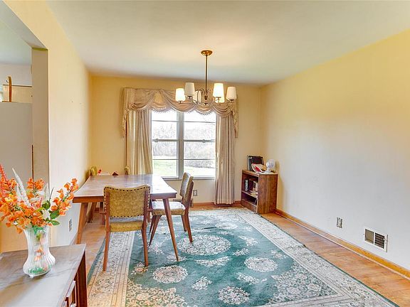 4th image of 688 Jeffersonian Ln