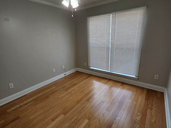 4th image of 803 Landing Dr #1