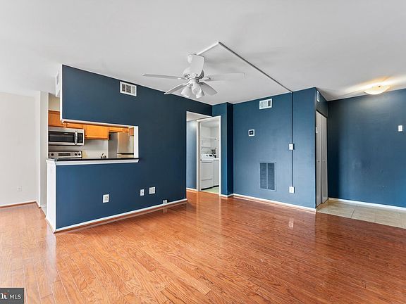 3rd image of 1727 Ascot Way #1727C