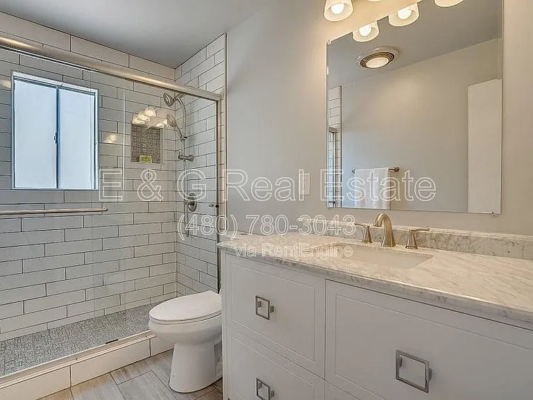 543 W 19th St — Photo 12