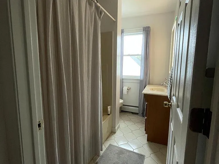 641 Loraine St — Photo 12