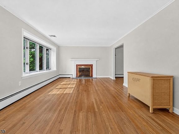 3rd image of 204 Hillside Ave