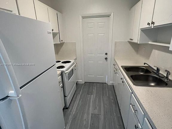 5th image of 2300 Pierce St #5