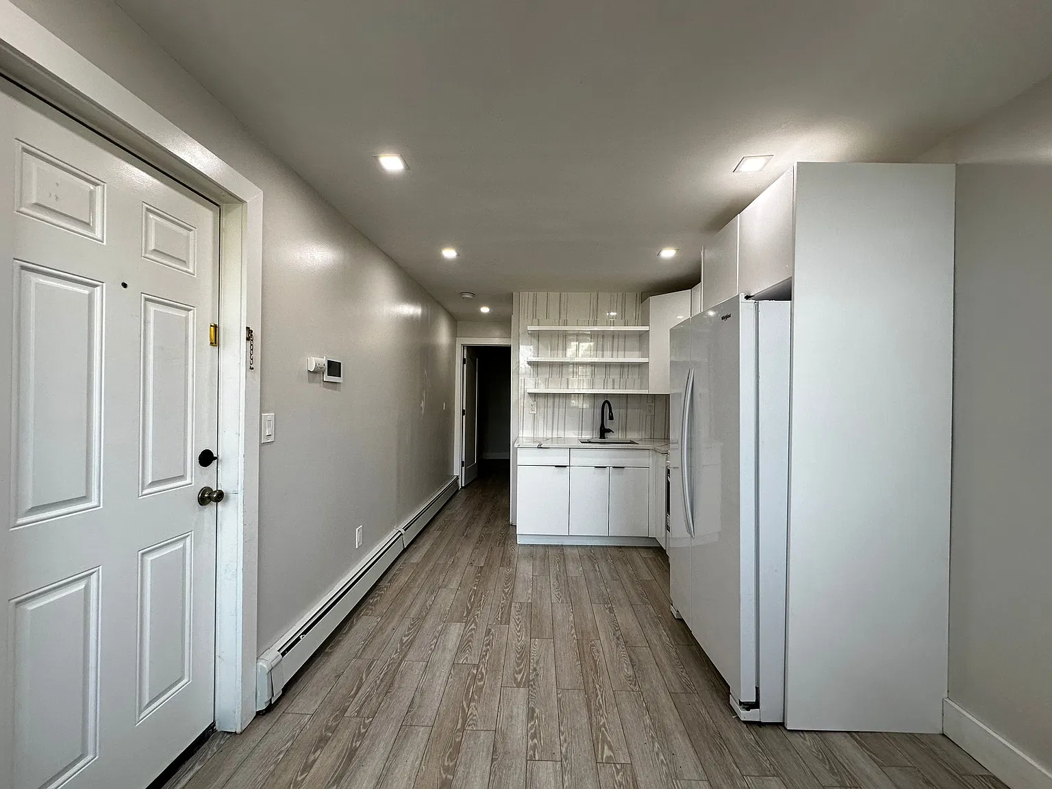 Studio, 500 sqft, $1,750 — Photo 2