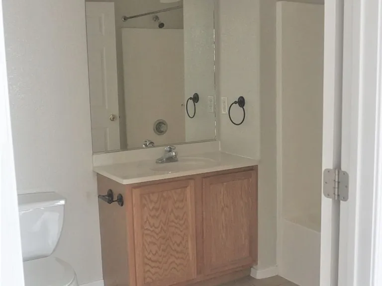4410 Buena Loma Way #D — Photo 20