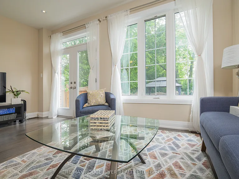 453 Mahogany Ct — Photo 4
