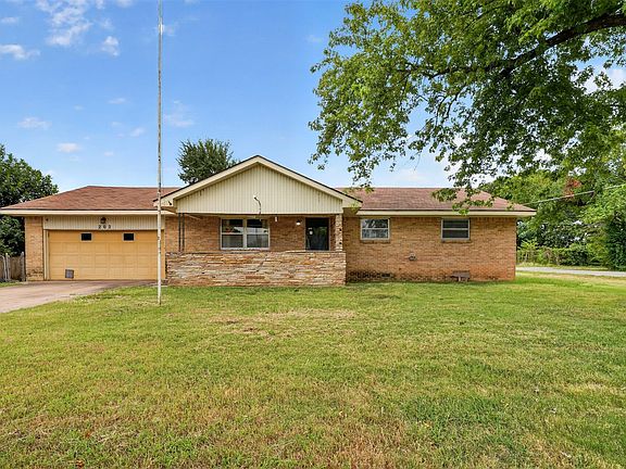2nd image of 202 Bradley Pl