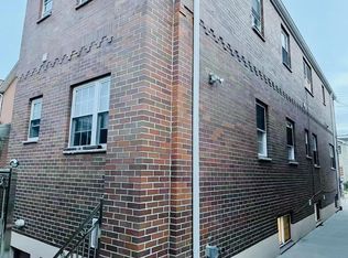 4631 Bowne St, Flushing, NY 11355