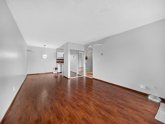 4th image of 8700 Ackroyd Rd #322