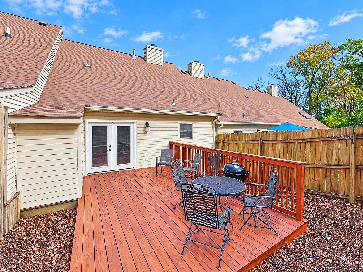 319 Deerpoint Drive — Photo 2