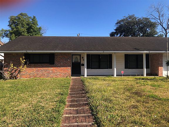 3rd image of 802 Idlewood Dr