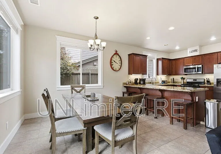 2907 W Presidio Dr — Photo 11