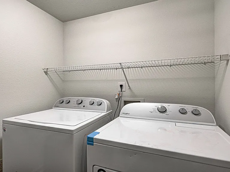 Ashley Place Apartments — Photo 10