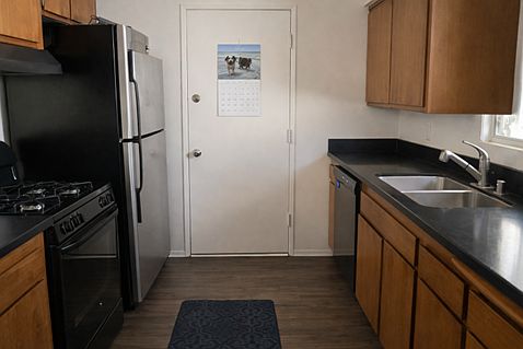 4th image of 9321 El Cajon St