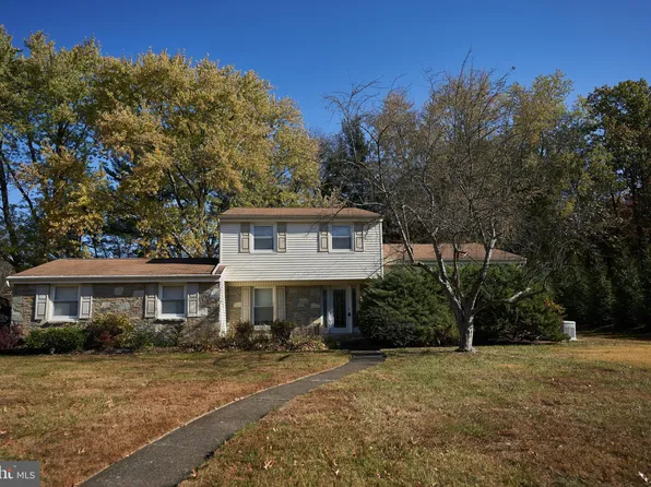 227 Brookdale Dr, Huntingdon Valley, PA 19006