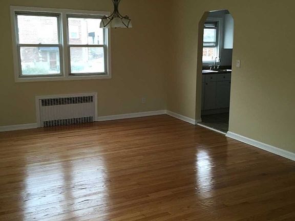 3rd image of 510 Longview Ave