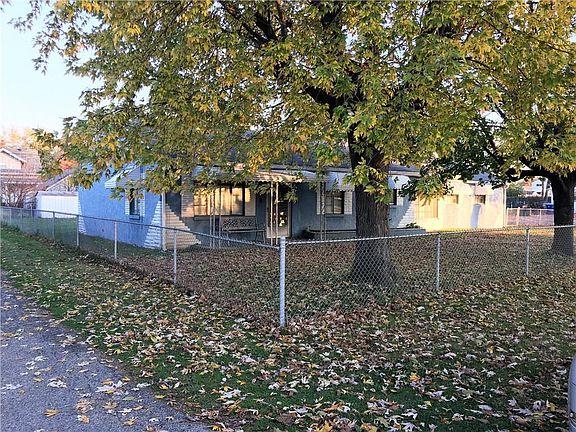 2nd image of 404 Waneta Ave