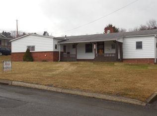 220 Maple Ave, Ebensburg, PA 15931