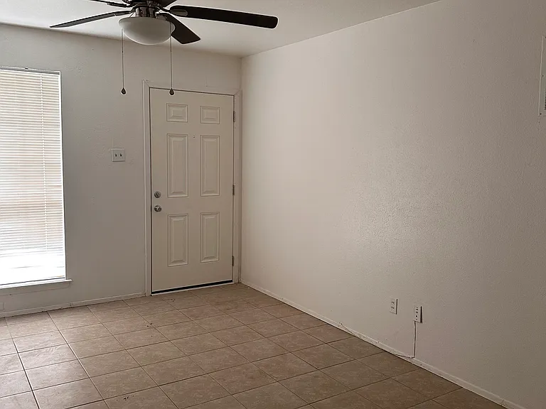 3815 Mehalia Dr — Photo 1