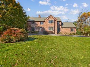 4 Punch Bowl Rd, Morristown, NJ 07960