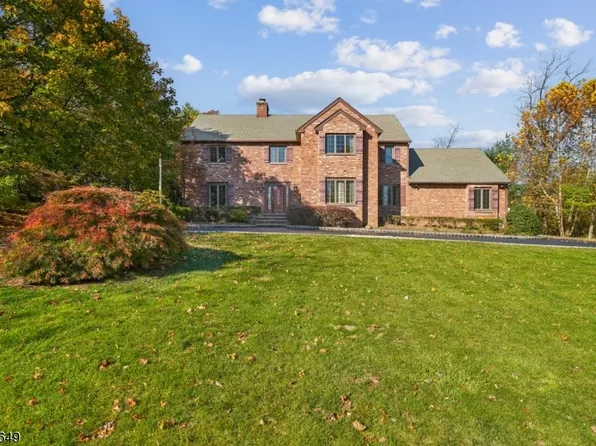 4 Punch Bowl Rd, Florham Park Boro, NJ 07960