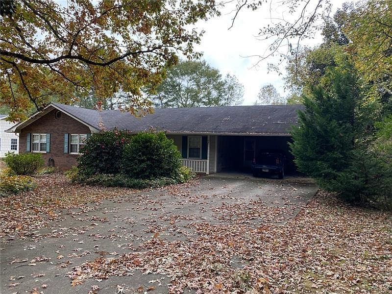 1st image of 2828 Rosemont Dr