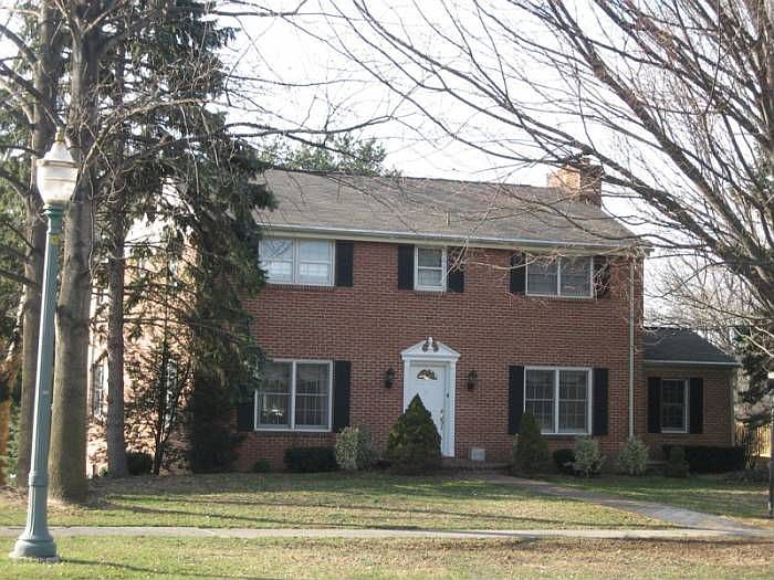 513 Elm Ave, Hershey