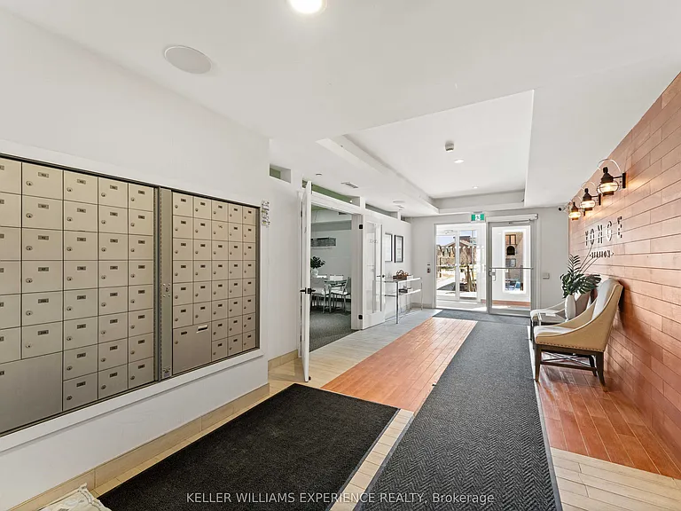 720 Yonge St #307 — Photo 5