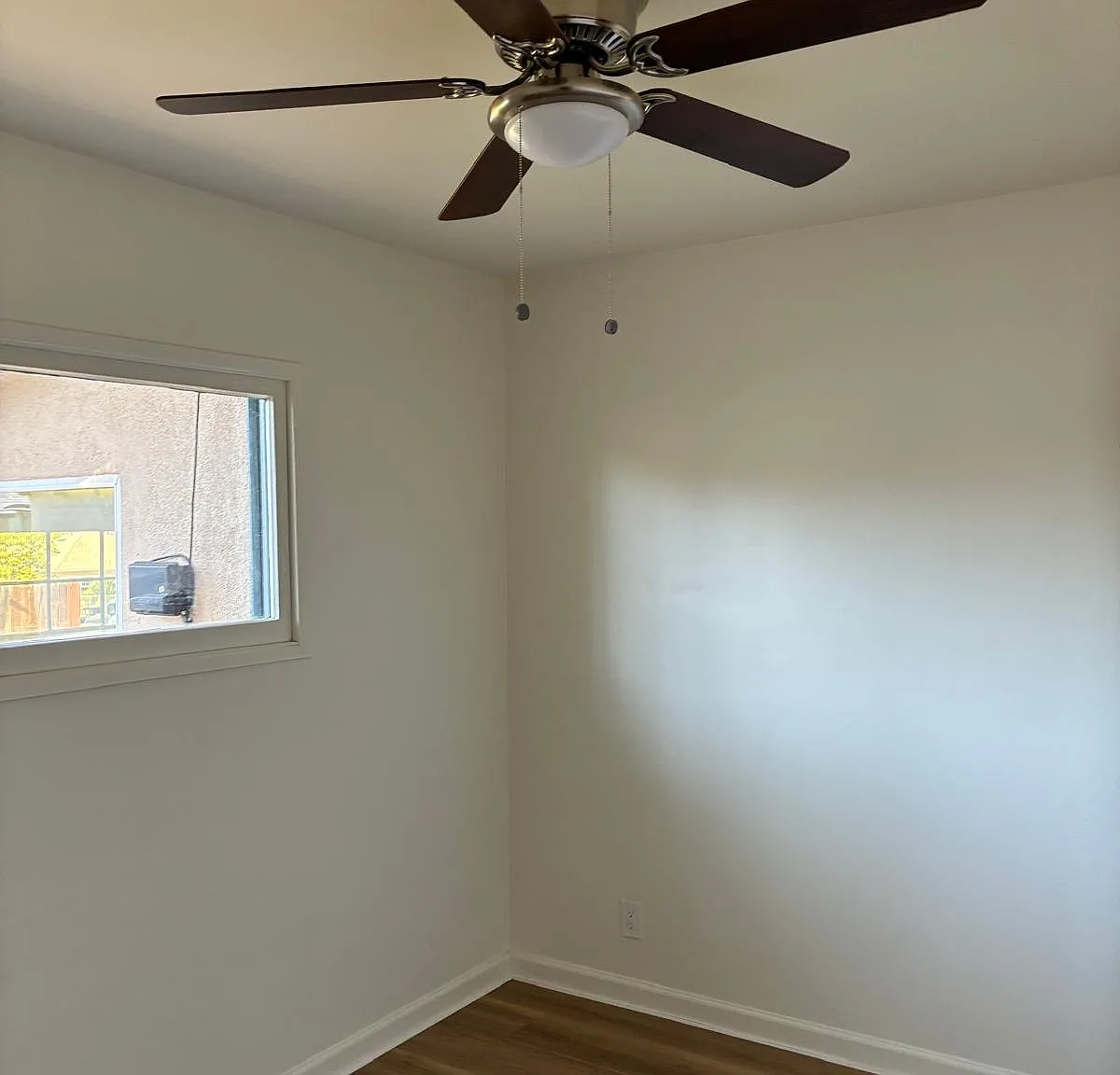 3 bed, 900 sqft, $3,650 — Photo 2