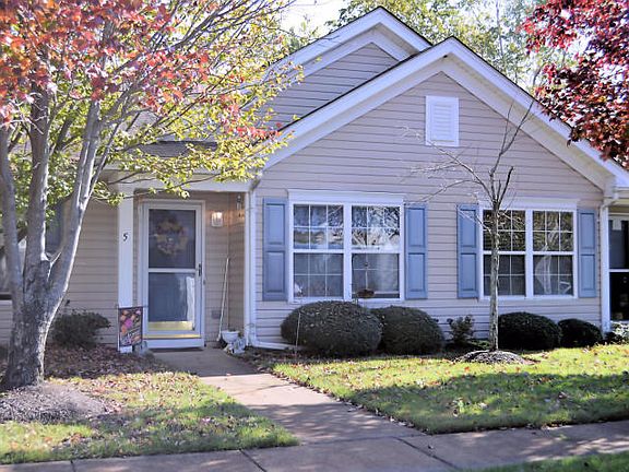 4th image of 5 Sunnyfield Ln