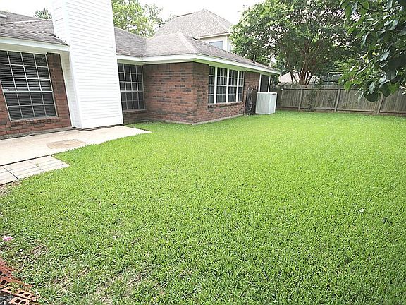 3rd image of 2323 Edgewood Dr