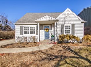2332 Oak Ave, Northbrook, IL
