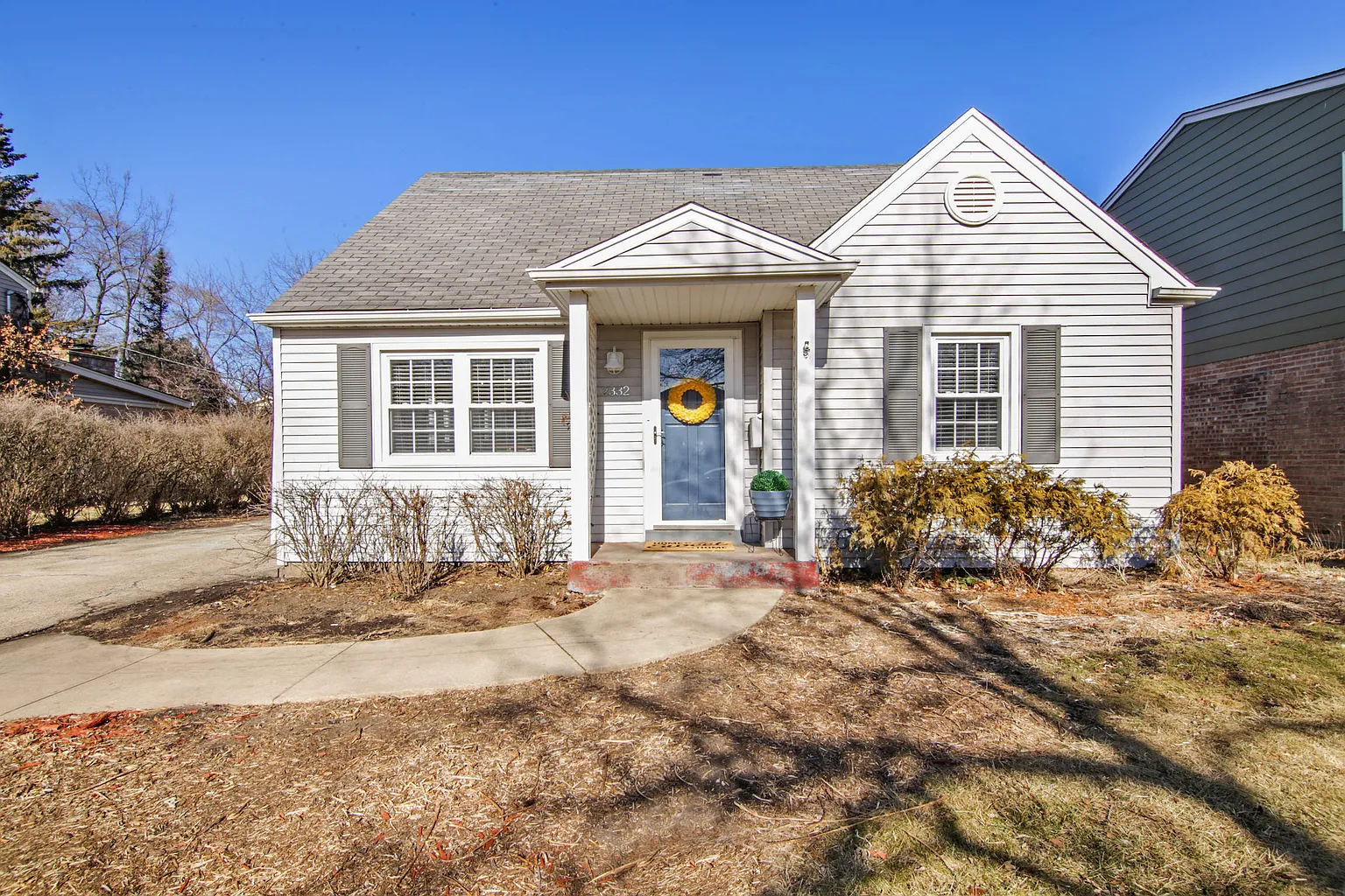 2332 Oak Ave photo 1
