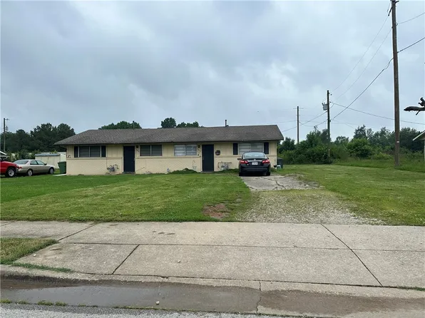 1808 & 1810 W Olrich St, Rogers, AR 72758