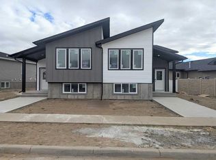 61 NW Somerside Gate SE, Medicine Hat, AB T1B0M3