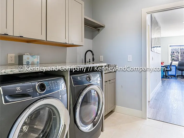 6438 Farthing Dr — Photo 17