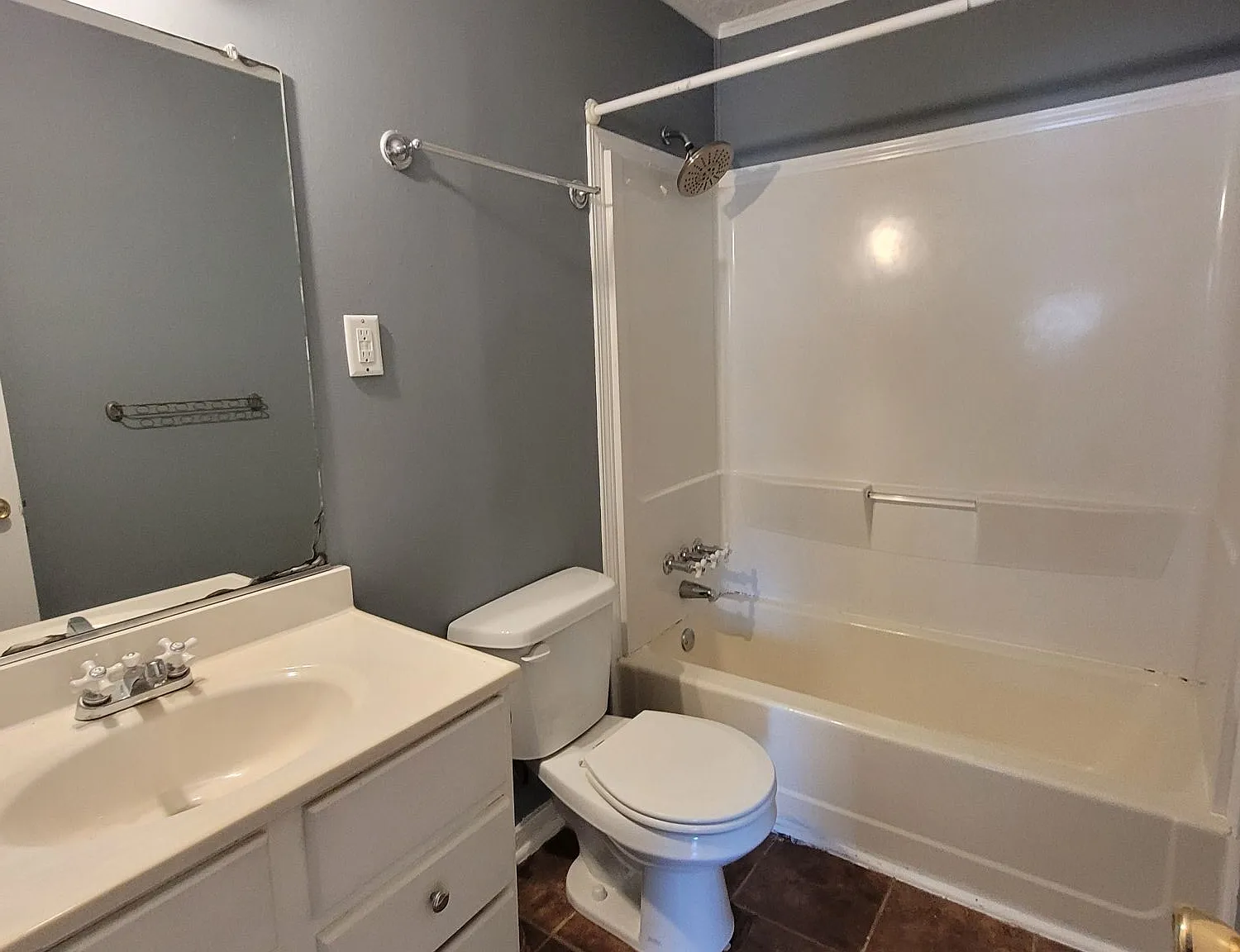 3 bed, 913 sqft, $1,175 — Photo 3