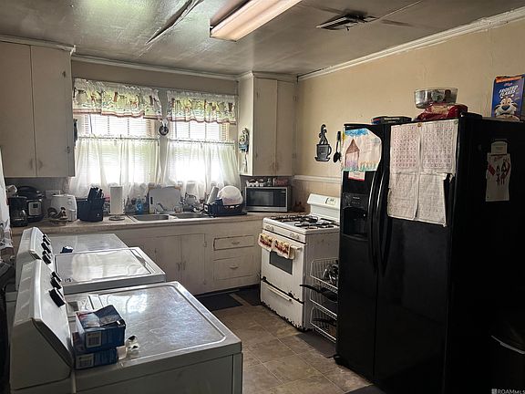5th image of 4545 Paige St