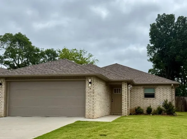 312 Colchester Dr, Jonesboro, AR 72401