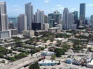 4th image of 90 SW 3 Street 3501 #3501