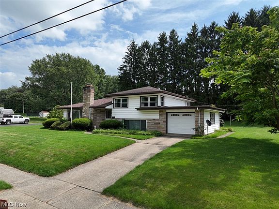 2nd image of 600 E Paradise St