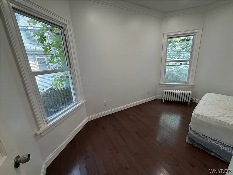 212 Richmond Ave — Photo 12
