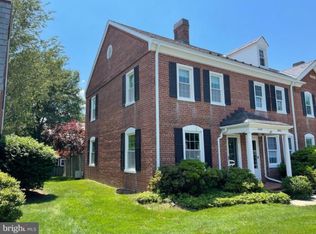 3445 S Wakefield St, Arlington, VA 22206