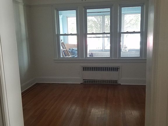 4th image of 58 Oxford Pl #1