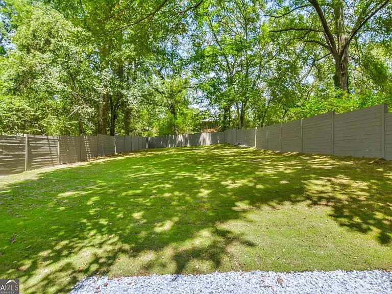 1391 Kennesaw Dr NW — Photo 16