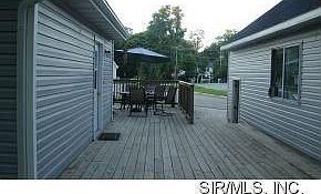 3rd image of 717 E Beaumont Ave
